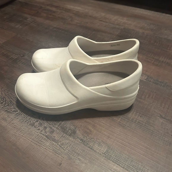 Croc Clogs - Picture 1 of 3